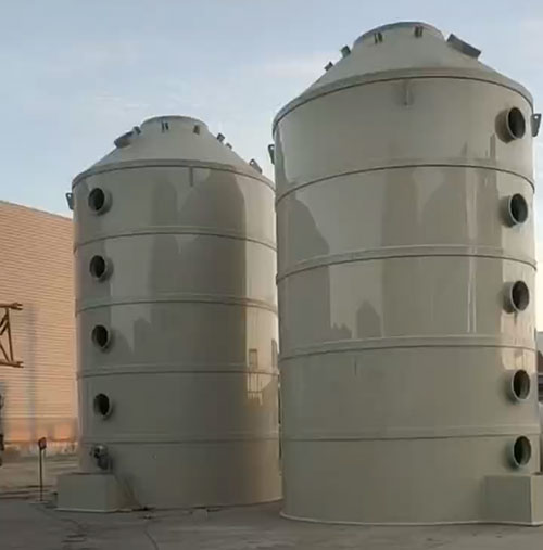 噴淋塔安裝現(xiàn)場(chǎng)