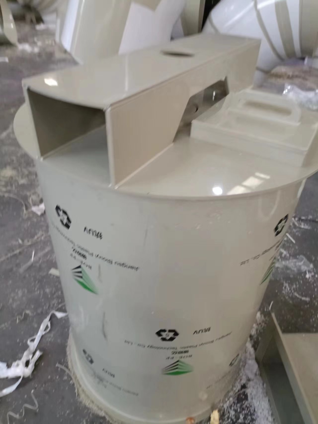 加藥桶  可以加上攪拌器、加藥泵等機(jī)器